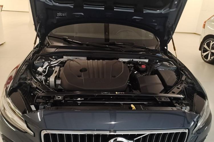 Used Volvo V60 2023 B5 Zhiyuan Luxury Enjoyment Edition Engine Bay
