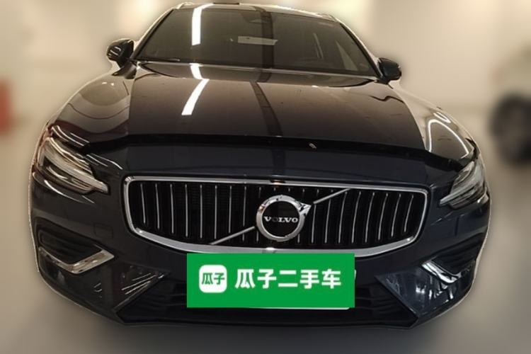 Used Volvo V60 2023 B5 Zhiyuan Luxury Enjoyment Edition Front