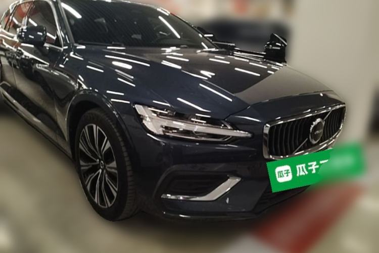 Used Volvo V60 2023 B5 Zhiyuan Luxury Enjoyment Edition Front Right 45 Deg