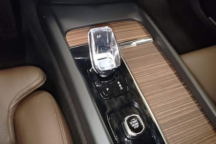 Used Volvo V60 2023 B5 Zhiyuan Luxury Enjoyment Edition Gear Lever