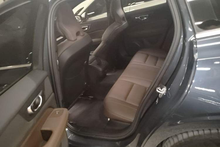 Used Volvo V60 2023 B5 Zhiyuan Luxury Enjoyment Edition Left Rear Seat