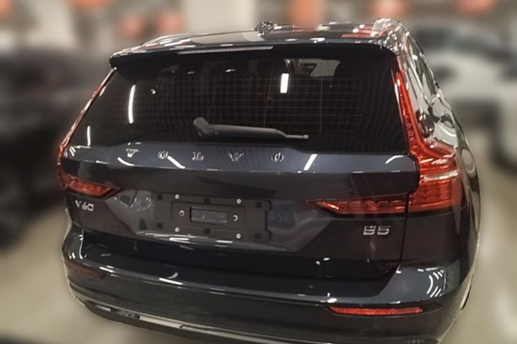 Used Volvo V60 2023 B5 Zhiyuan Luxury Enjoyment Edition Rear