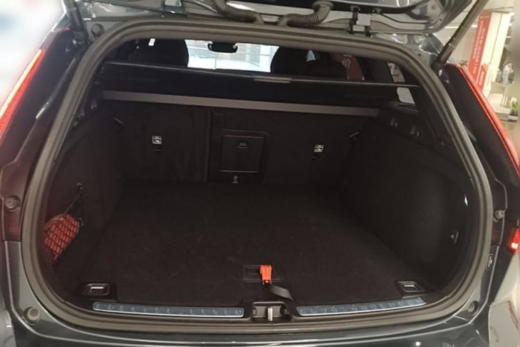 Used Volvo V60 2023 B5 Zhiyuan Luxury Enjoyment Edition Trunk