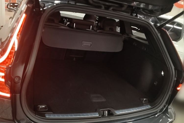 Used Volvo V60 2023 B5 Zhiyuan Luxury Enjoyment Edition Trunk