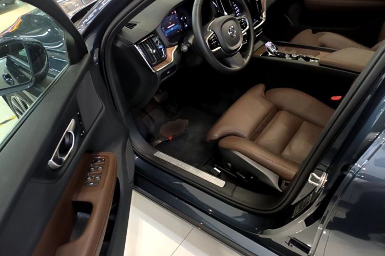 Used Volvo V60 2024 B5 Zhiyuan Luxury Edition Driver Seat