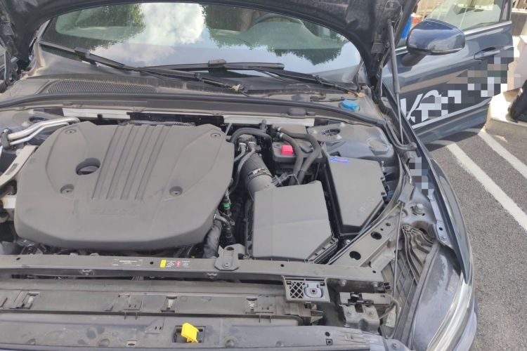 Used Volvo V60 2024 B5 Zhiyuan Luxury Edition Engine Bay Left