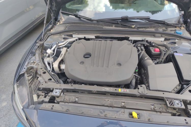 Used Volvo V60 2024 B5 Zhiyuan Luxury Edition Engine Bay Right