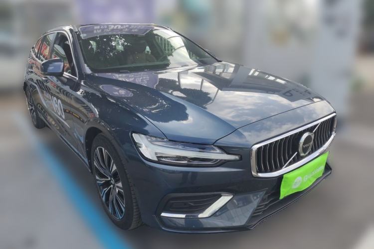 Used Volvo V60 2024 B5 Zhiyuan Luxury Edition Front Right 45 Deg