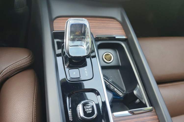 Used Volvo V60 2024 B5 Zhiyuan Luxury Edition Gear Lever