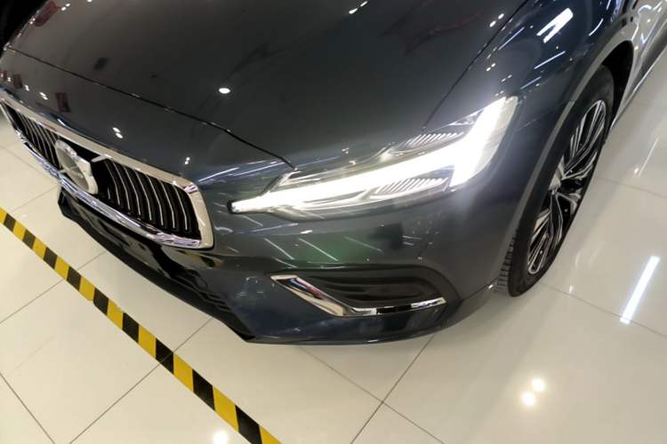 Used Volvo V60 2024 B5 Zhiyuan Luxury Edition Left Front Headlight