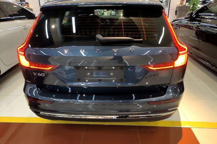 Used Volvo V60 2024 B5 Zhiyuan Luxury Edition Rear