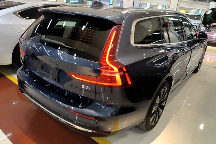 Used Volvo V60 2024 B5 Zhiyuan Luxury Edition Rear Right 45 Deg