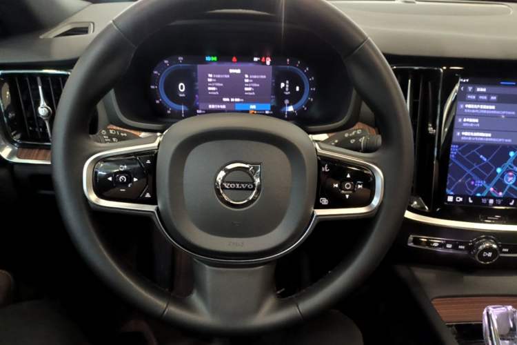 Used Volvo V60 2024 B5 Zhiyuan Luxury Edition Steering Wheel