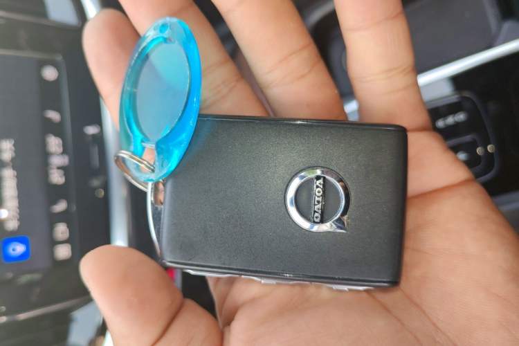 Used Volvo V60 2024 B5 Zhiyuan Luxury Edition Vehicle Key