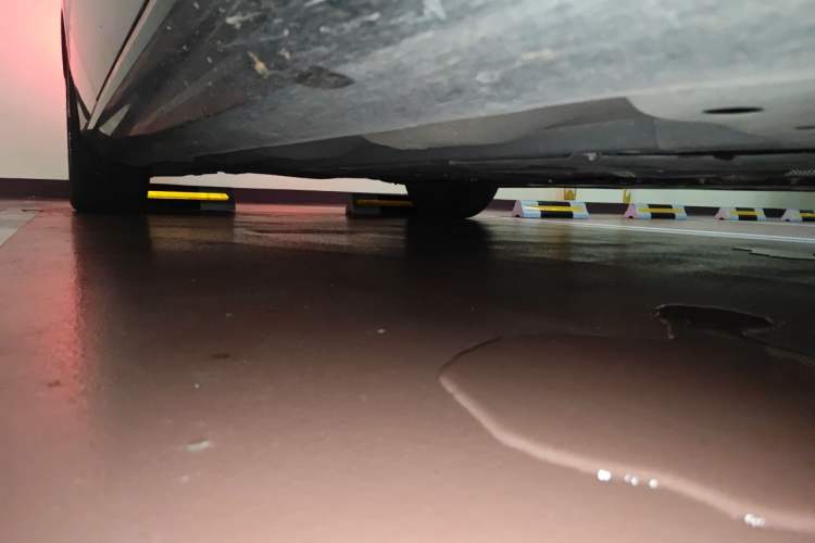Used Volvo V60 2024 B5 Zhiyuan Luxury Edition Chassis Front Right