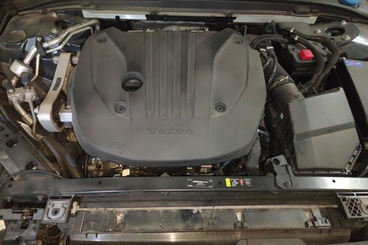 Used Volvo V60 2024 B5 Zhiyuan Luxury Edition Engine Bay