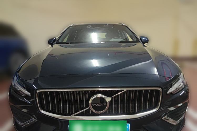 Used Volvo V60 2024 B5 Zhiyuan Luxury Edition Front