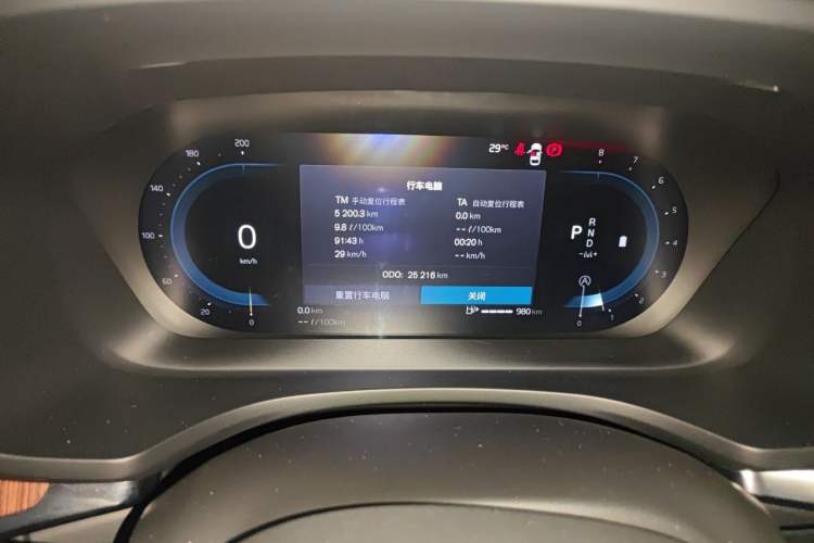 Used Volvo V60 2024 B5 Zhiyuan Luxury Edition Odometer Close Up