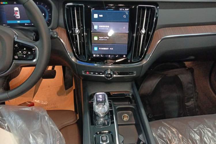 Used Volvo V60 2024 B5 Zhiyuan Luxury Edition Audio And AC Panel