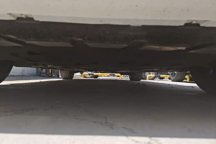Used Volvo V60 2024 B5 Zhiyuan Luxury Edition Chassis Front