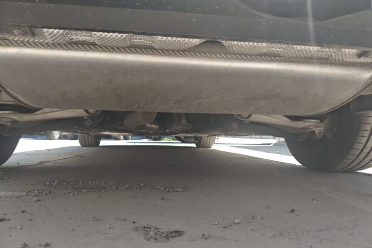Used Volvo V60 2024 B5 Zhiyuan Luxury Edition Chassis Rear