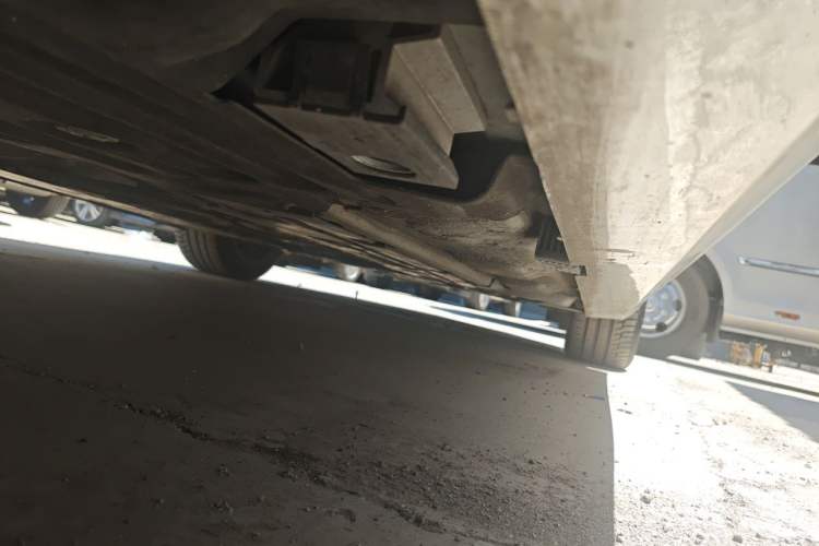 Used Volvo V60 2024 B5 Zhiyuan Luxury Edition Chassis Rear Right