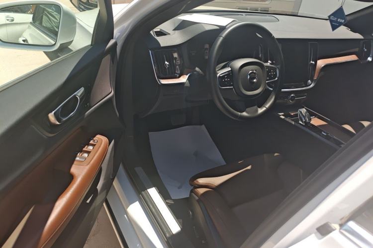 Used Volvo V60 2024 B5 Zhiyuan Luxury Edition Driver Seat