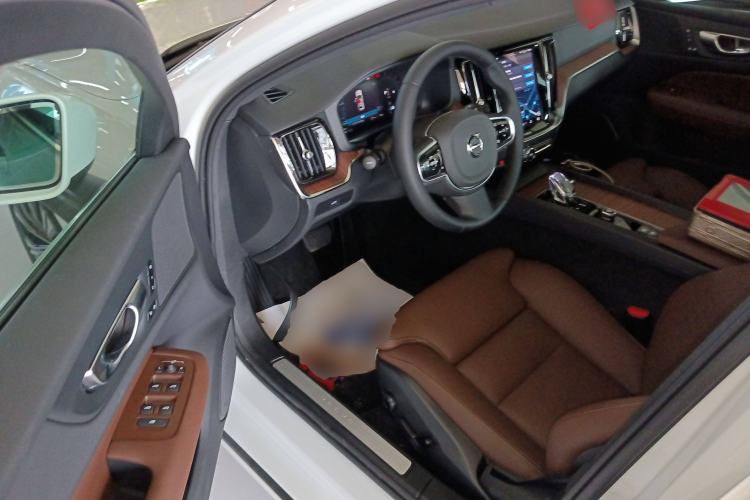 Used Volvo V60 2024 B5 Zhiyuan Luxury Edition Driver Seat