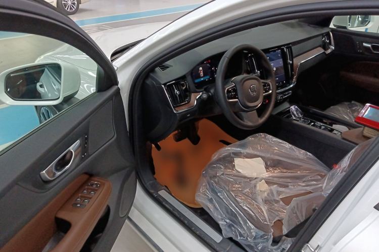 Used Volvo V60 2024 B5 Zhiyuan Luxury Edition Driver Seat