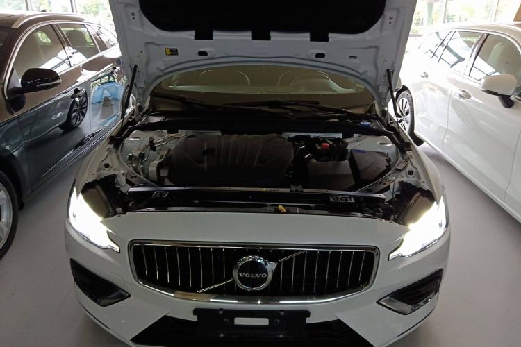 Used Volvo V60 2024 B5 Zhiyuan Luxury Edition Engine Bay