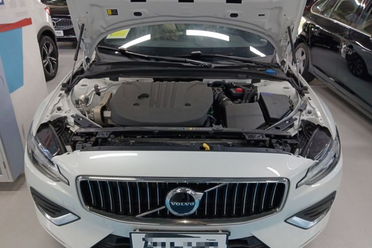 Used Volvo V60 2024 B5 Zhiyuan Luxury Edition Engine Bay
