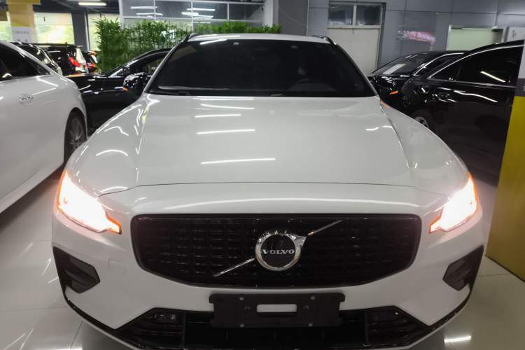 Used Volvo V60 2024 B5 Zhiyuan Sport Edition Exterior 1