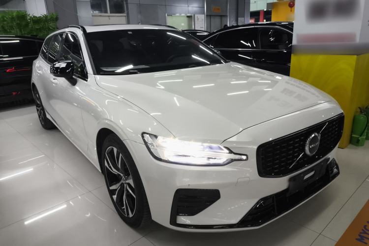 Used Volvo V60 2024 B5 Zhiyuan Sport Edition Exterior 2