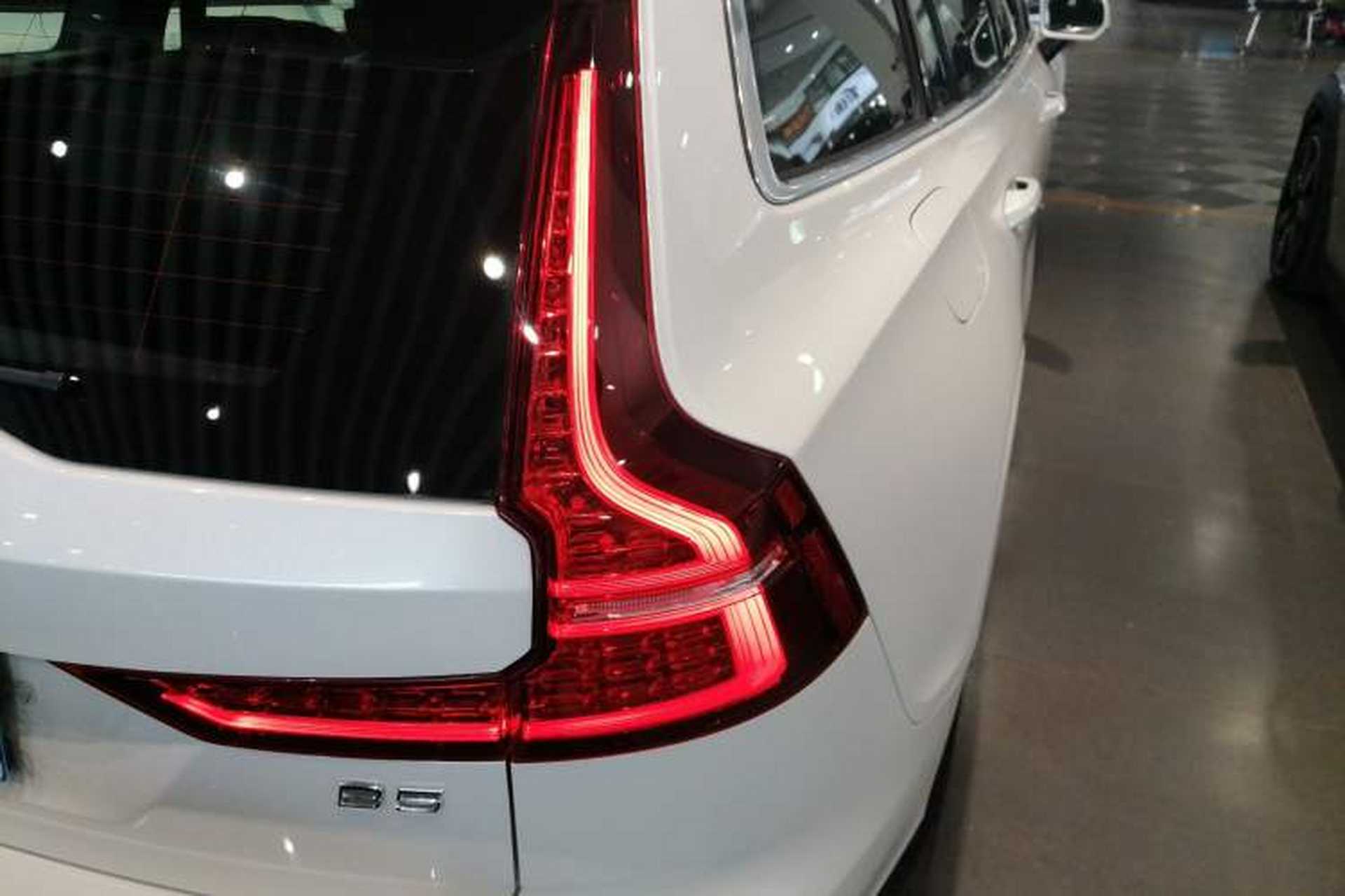 Used Volvo V60 2024 B5 Zhiyuan Luxury Edition Exterior 3