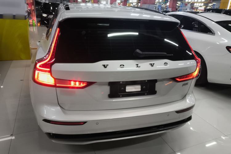 Used Volvo V60 2024 B5 Zhiyuan Sport Edition Exterior 4