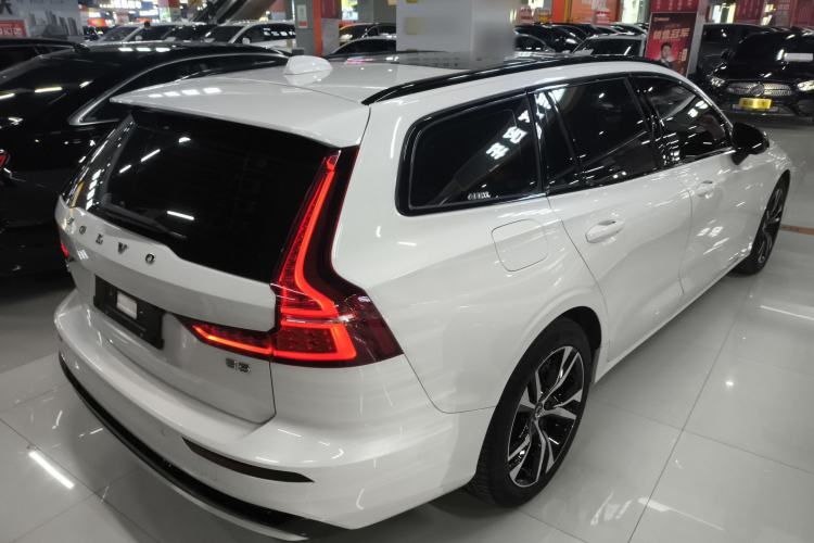 Used Volvo V60 2024 B5 Zhiyuan Sport Edition Exterior 5