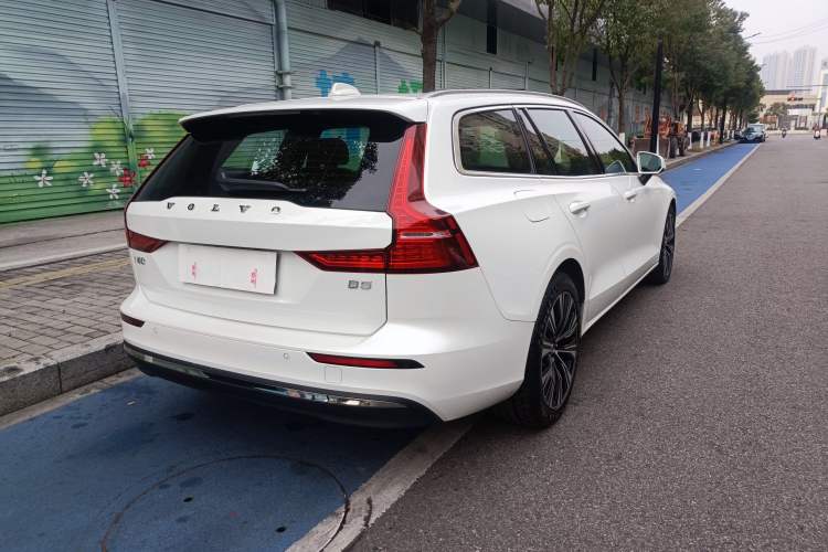 Used Volvo V60 2024 B5 Zhiyuan Luxury Edition Exterior 7