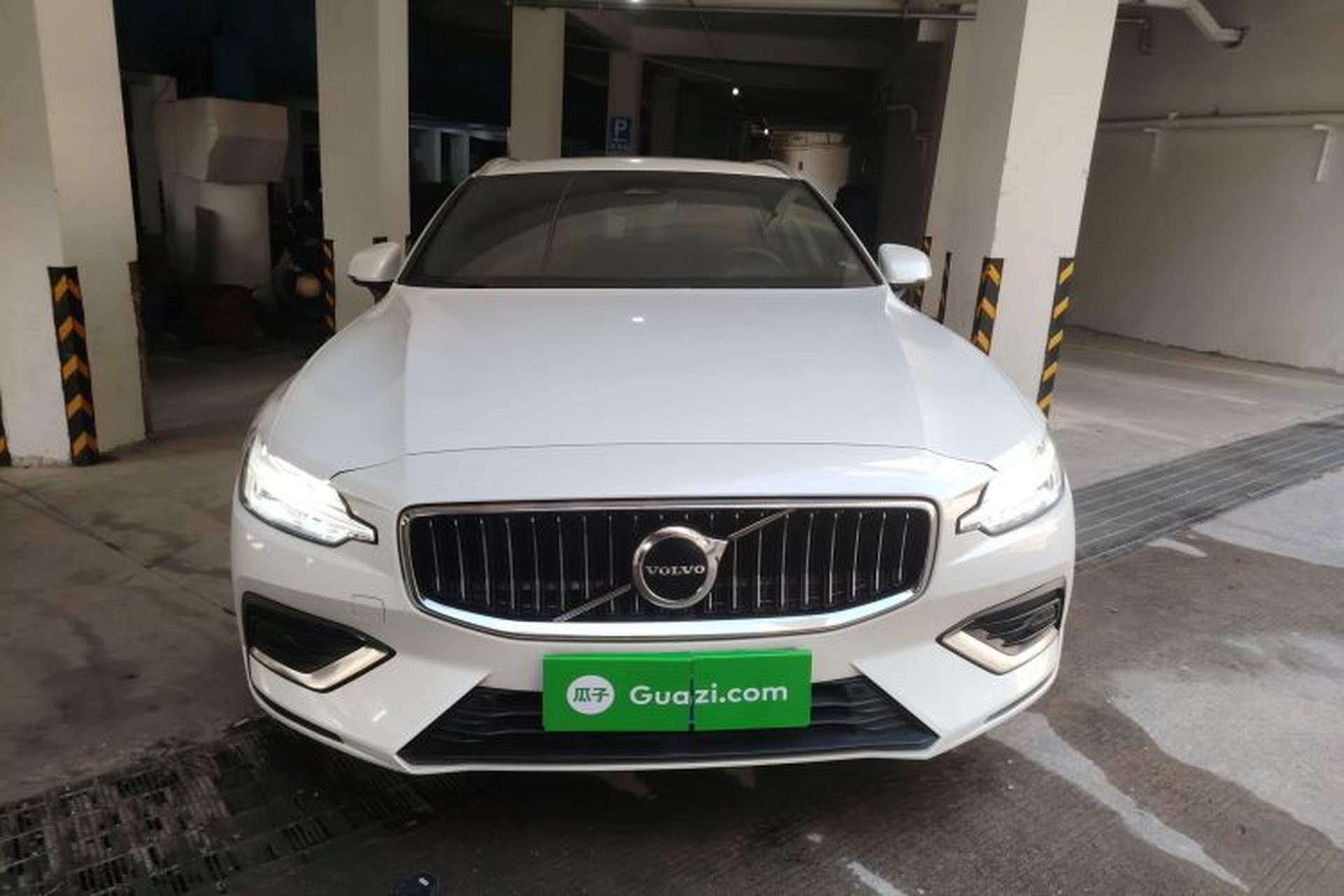Used Volvo V60 2024 B5 Zhiyuan Luxury Edition Front