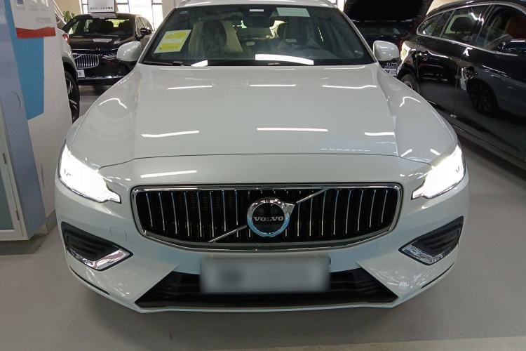 Used Volvo V60 2024 B5 Zhiyuan Luxury Edition Front