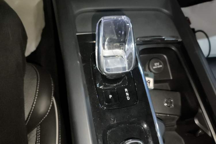 Used Volvo V60 2024 B5 Zhiyuan Sport Edition Gear Lever