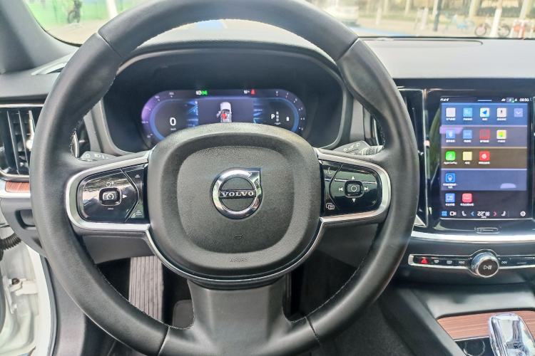 Used Volvo V60 2024 B5 Zhiyuan Luxury Edition Interior 10