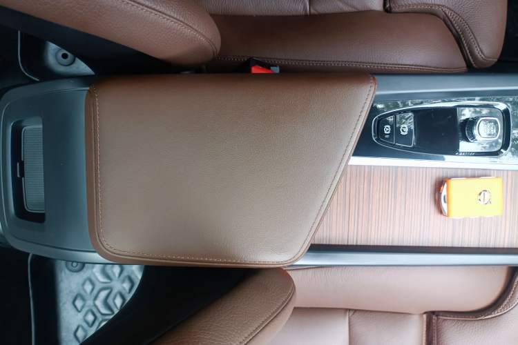 Used Volvo V60 2024 B5 Zhiyuan Luxury Edition Interior 13