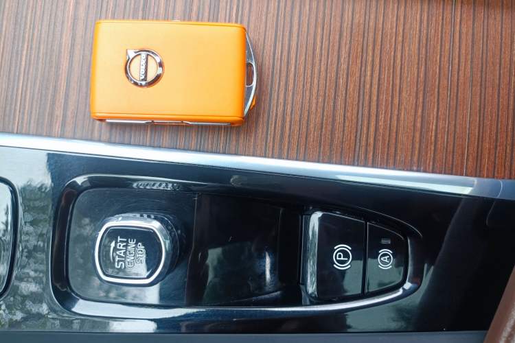 Used Volvo V60 2024 B5 Zhiyuan Luxury Edition Interior 14
