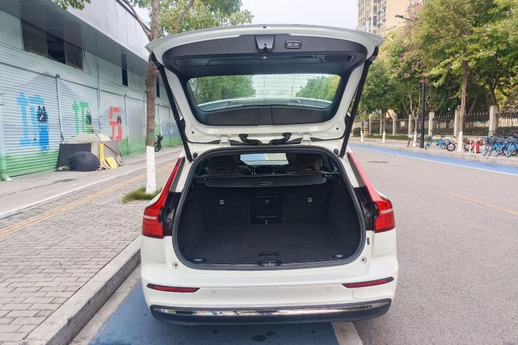Used Volvo V60 2024 B5 Zhiyuan Luxury Edition Interior 2