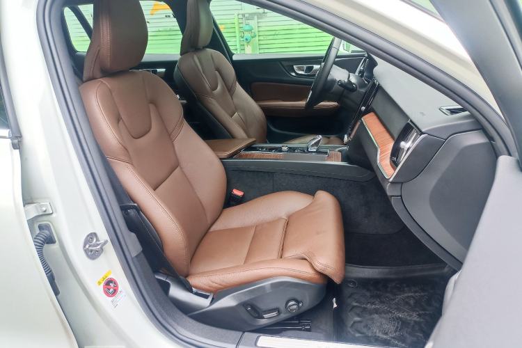 Used Volvo V60 2024 B5 Zhiyuan Luxury Edition Interior 3