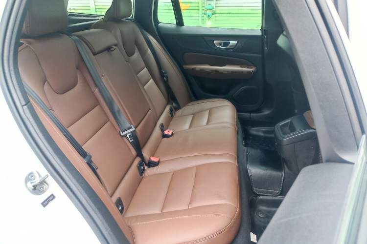Used Volvo V60 2024 B5 Zhiyuan Luxury Edition Interior 4