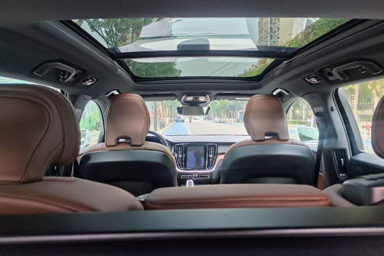 Used Volvo V60 2024 B5 Zhiyuan Luxury Edition Interior 8