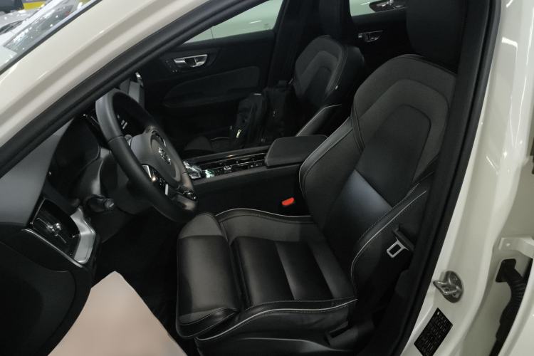 Used Volvo V60 2024 B5 Zhiyuan Sport Edition Left Front Seat