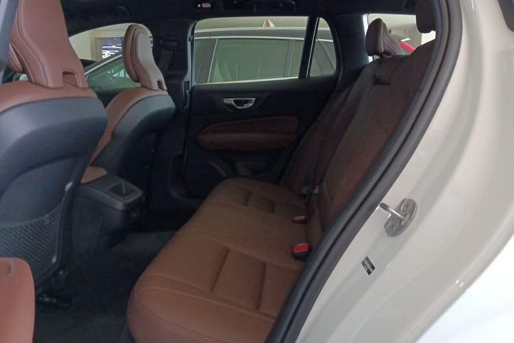 Used Volvo V60 2024 B5 Zhiyuan Luxury Edition Left Rear Seat