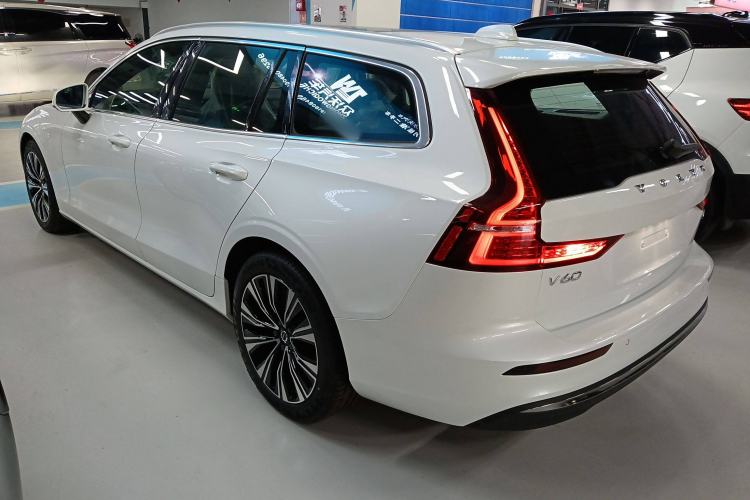 Used Volvo V60 2024 B5 Zhiyuan Luxury Edition Left Side